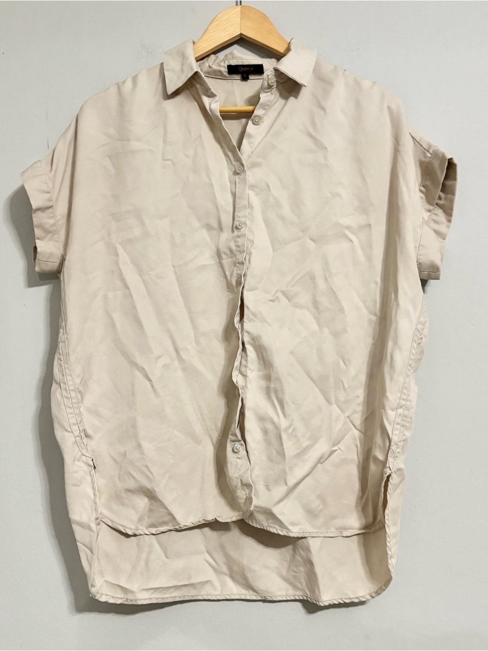 Quince Beige Tan Button Up Short Sleeve Top.